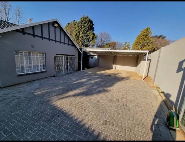 3 BEDROOM PROPERTY TO RENT IN WOODMEAD